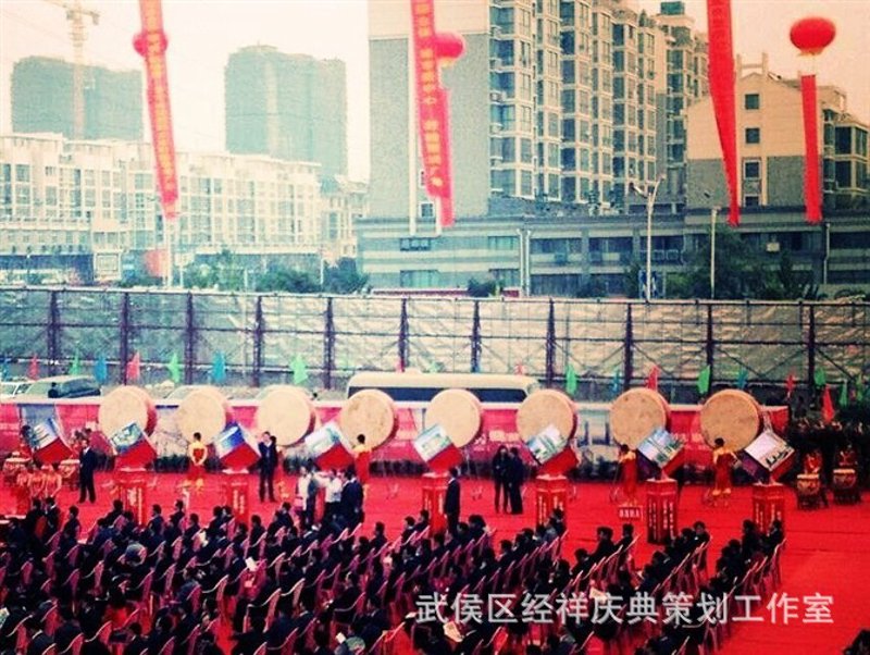 故事叙述类：打造独特的企业形象——VI策划的奇幻旅程